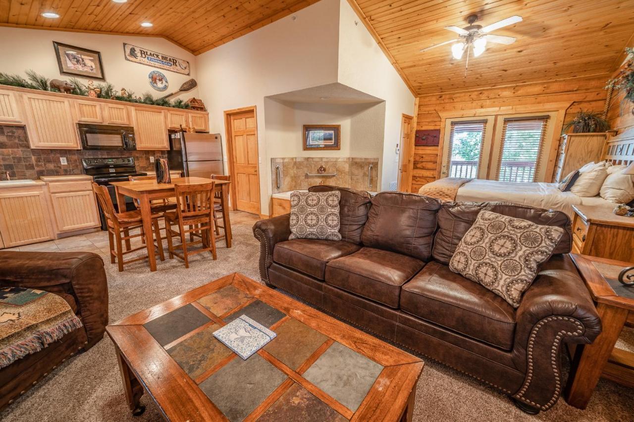 Cabins At Grand Mountain Branson Buitenkant foto