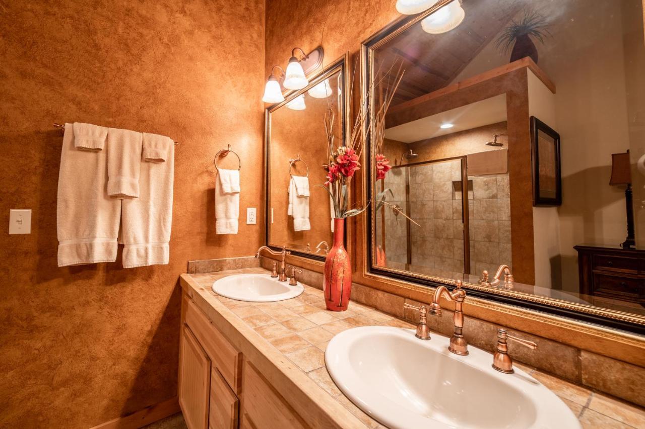 Cabins At Grand Mountain Branson Buitenkant foto