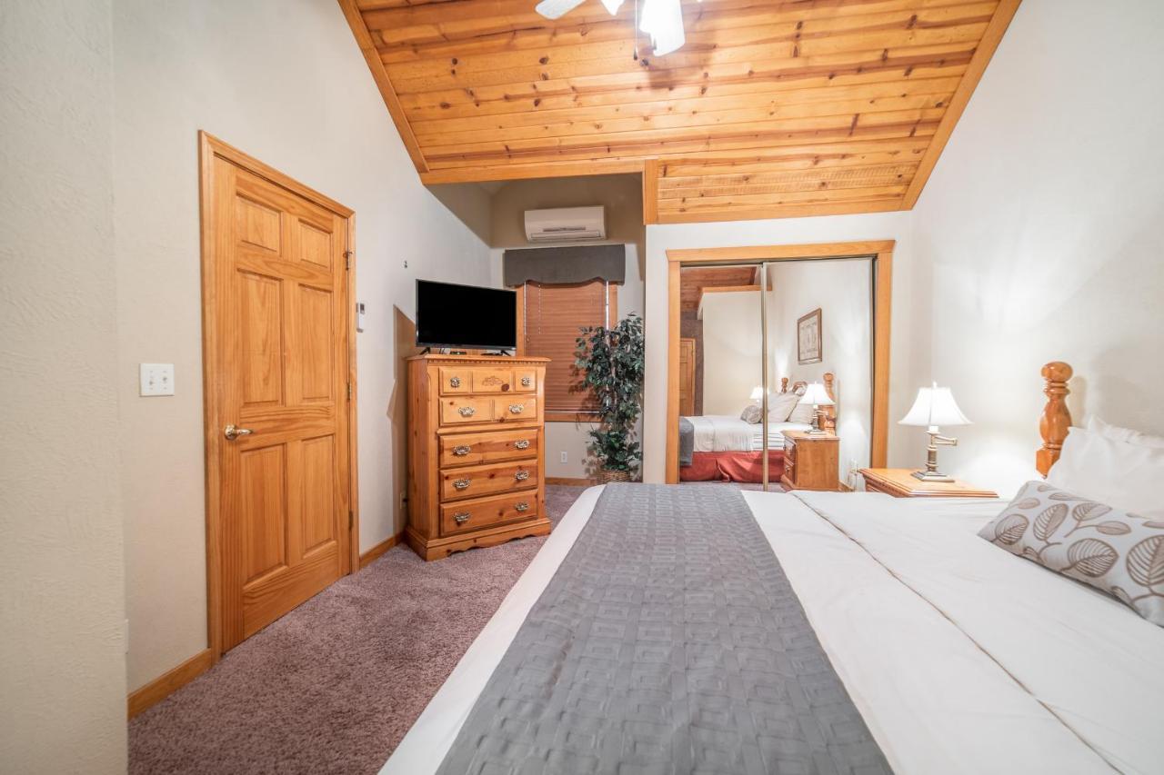 Cabins At Grand Mountain Branson Buitenkant foto